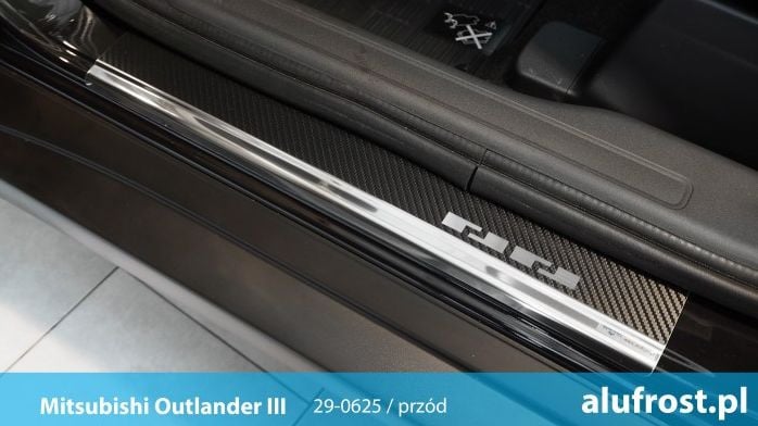 Prahové lišty Mitsubishi Outlander 2012-2022 (carbonová fólie) Alufrost